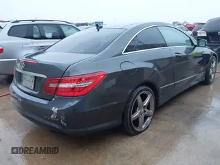 2010 Mercedes-Benz E 550 with VIN WDDKJ7CB9AF037399, listed as a IAAI auction lot 42108170 with 177,557 mi miles and . Bid and sale history available at carsss.com. Image 4.
