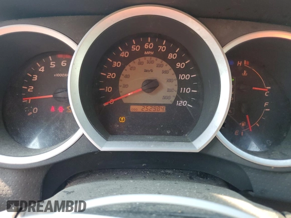 2007 Toyota Tacoma PreRunner с VIN 3TMJU62N27M034033, выставлен на аукционе Copart как лот 58383845 с пробегом 252 984 миль миль и Списание • Salvage title. История ставок и продаж доступна на DreamBid. Изображение 9.