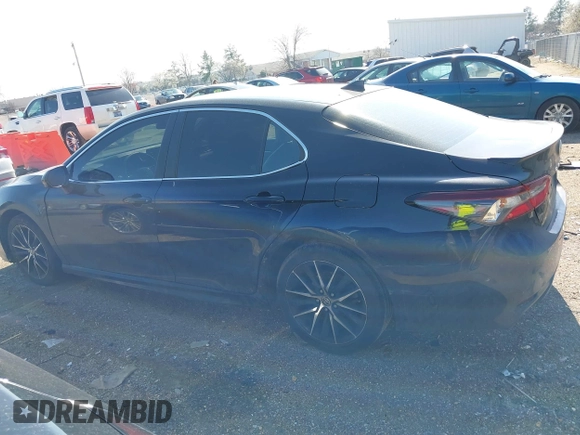 2021 Toyota Camry SE Nightshade with VIN 4T1G11AK1MU579561, listed as a IAAI auction lot 41674956 with 114,648 mi miles. Bid and sale history available at carsss.com. Image 13.