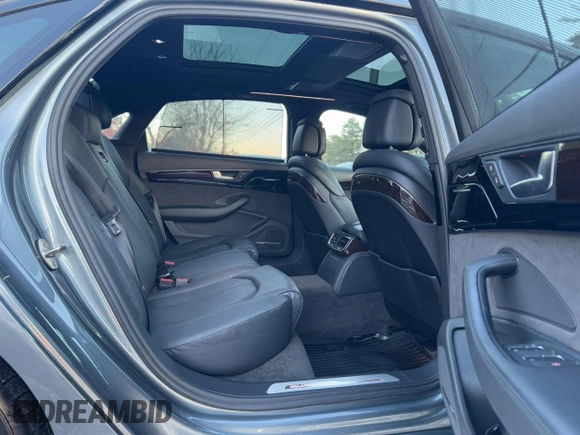 2018 Audi A8 L with VIN WAU44AFD1JN000497, listed as a Copart auction lot 41959925 with 169,713 mi miles and Clean Title. Bid and sale history available at carsss.com. Image 6.