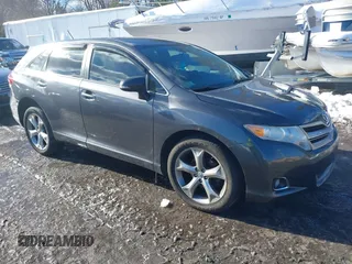 2013 Toyota Venza LE with VIN 4T3BK3BBXDU077897, listed as a IAAI auction lot 41577231 with 197,486 mi miles. Bid and sale history available at carsss.com. Image 1.