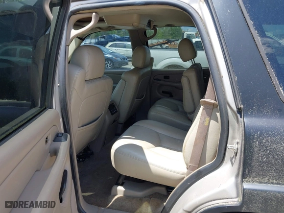 2004 Chevrolet Tahoe LT with VIN 1GNEC13Z64J301294, listed as a IAAI auction lot 42097936 with 1 mi miles. Bid and sale history available at carsss.com. Image 8.