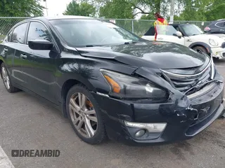 2013 Nissan Altima SV with VIN 1N4BL3AP5DC129228, listed as a IAAI auction lot 42378853 with 194,651 mi miles and . Bid and sale history available at DreamBid. Image 1.