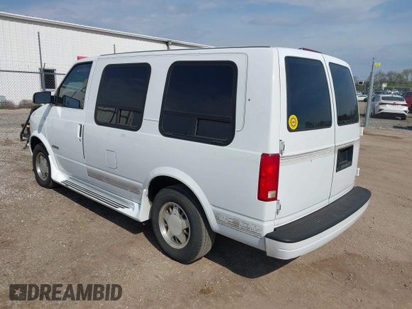 1995 Chevrolet Astro Cargo Van with VIN 1GBDM19W2SB148388, listed as a IAAI auction lot 42126915 with 135,062 mi miles. Bid and sale history available at carsss.com. Image 3.