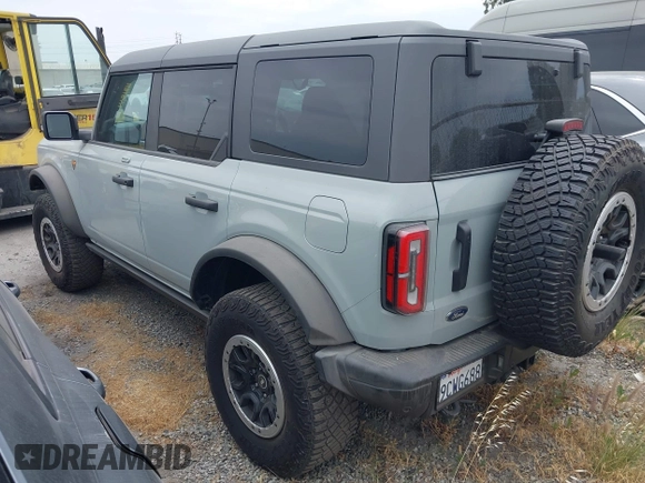 2023 Ford Bronco с VIN 1FMEE5DP0PLA97359, выставлен на аукционе IAAI как лот 42130581 с пробегом 32 335 миль миль и . История ставок и продаж доступна на DreamBid. Изображение 3.