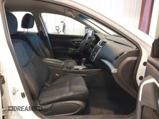 2016 Nissan Altima 2.5 S with VIN 1N4AL3AP0GN321158, listed as a IAAI auction lot 41761123 with 225,407 mi miles. Bid and sale history available at carsss.com. Image 5.