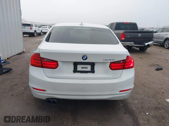 2013 BMW 3 Series 328i с VIN WBA3C1G55DNN93551, выставлен на аукционе IAAI как лот 41196707 с пробегом 165 735 миль миль и . История ставок и продаж доступна на DreamBid. Изображение 16.