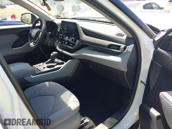 2022 Toyota Highlander LE with VIN 5TDBZRBH5NS580954, listed as a IAAI auction lot 42103401 with 40,391 mi miles and . Bid and sale history available at DreamBid. Image 5.
