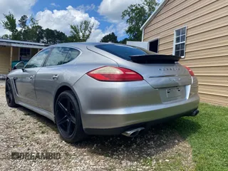 2010 Porsche Panamera S z VIN WP0AB2A76AL065411, wystawiony jako Copart lot #57122525 z przebiegiem 135 112 mil mil oraz Tytuł czysty. Historia ofert i sprzedaży dostępna na DreamBid. Obrazek 3.