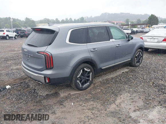 2024 Kia Telluride EX with VIN 5XYP34GC8RG493124, listed as a IAAI auction lot 42438819 with 20,320 mi miles and . Bid and sale history available at DreamBid. Image 4.