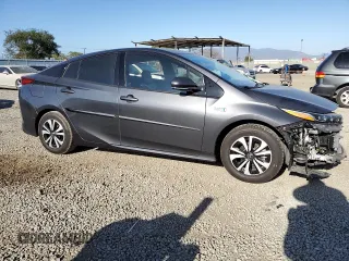 2017 Toyota Prius Plus z VIN JTDKARFP9H3025679, wystawiony jako Copart lot #53417145 z przebiegiem 97 496 mil mil oraz Szkoda całkowita • Salvage title. Historia ofert i sprzedaży dostępna na DreamBid. Obrazek 4.