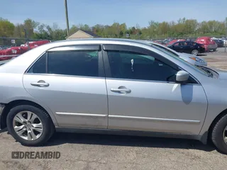 2007 Honda Accord LX z VIN 1HGCM56407A123313, wystawiony jako IAAI lot #42143853 z przebiegiem 193 976 mil mil oraz . Historia ofert i sprzedaży dostępna na DreamBid. Obrazek 13.