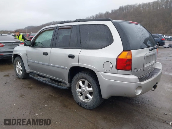 2006 GMC Envoy SLE z VIN 1GKDT13S562187698, wystawiony jako IAAI lot #41808778 z przebiegiem 167 023 mil mil oraz . Historia ofert i sprzedaży dostępna na DreamBid. Obrazek 3.