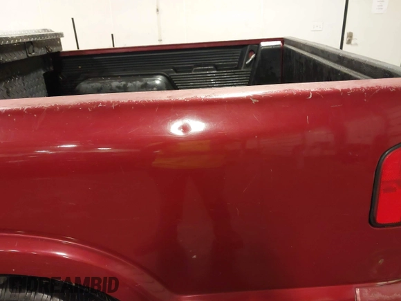 1995 GMC Sonoma z VIN 1GTCS19Z8S8530283, wystawiony jako IAAI lot #42107284 z przebiegiem 247 678 mil mil oraz . Historia ofert i sprzedaży dostępna na DreamBid. Obrazek 6.