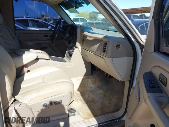 2004 Chevrolet Tahoe Z71 with VIN 1GNEK13T14R182134, listed as a IAAI auction lot 41974829 with 184,536 mi miles. Bid and sale history available at carsss.com. Image 5.
