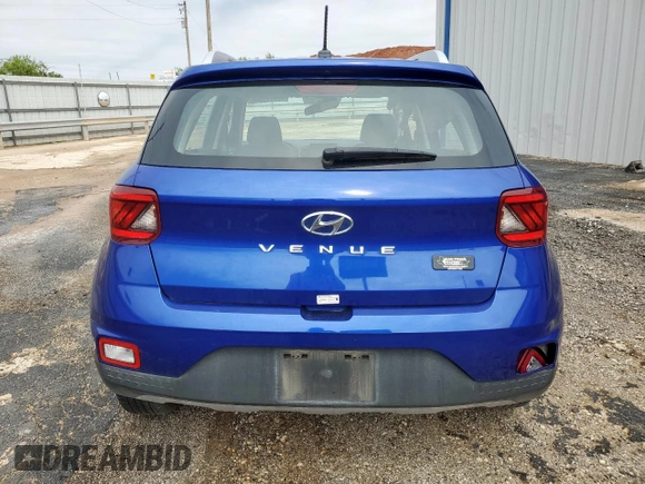 2024 Hyundai Venue SEL z VIN KMHRC8A38RU284095, wystawiony jako Copart lot #58979905 z przebiegiem 17 646 mil mil oraz Czysty tytuł • Clean title. Historia ofert i sprzedaży dostępna na DreamBid. Obrazek 6.