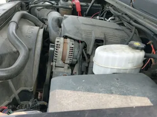 2009 Chevrolet Silverado 2500HD Work Truck z VIN 1GCHK49K39E134428, wystawiony jako IAAI lot #42881086 z przebiegiem 215 285 mil mil oraz . Historia ofert i sprzedaży dostępna na DreamBid. Obrazek 22.