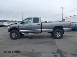 2005 Dodge 3500 SLT z VIN 3D7LS38C25G773780, wystawiony jako IAAI lot #41580108 z przebiegiem 195 662 mil mil oraz . Historia ofert i sprzedaży dostępna na DreamBid. Obrazek 14.