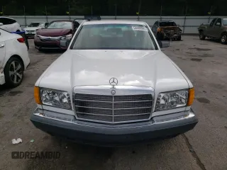 1985 Mercedes-Benz 380 z VIN WDBCA32C8FA127549, wystawiony jako Copart lot #54406985 z przebiegiem 167 688 mil mil oraz Szkoda całkowita • Salvage title. Historia ofert i sprzedaży dostępna na DreamBid. Obrazek 5.