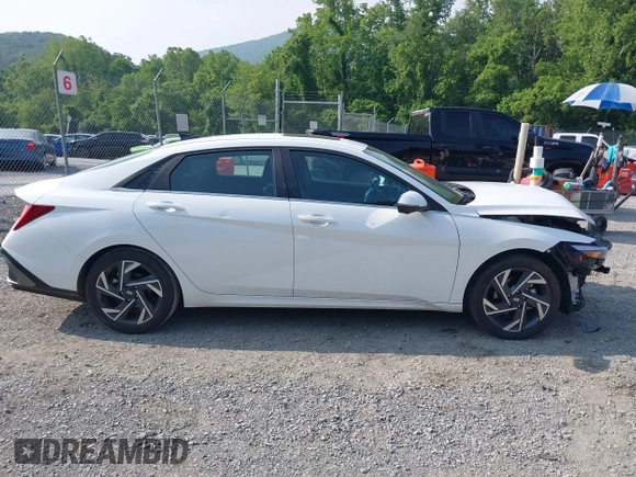 2024 Hyundai Elantra Limited с VIN KMHLP4DG9RU800577, выставлен на аукционе IAAI как лот 42484059 с пробегом 24 731 миль миль и . История ставок и продаж доступна на DreamBid. Изображение 12.