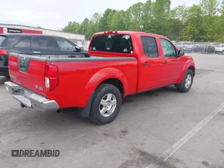 2008 Nissan Frontier LE z VIN 1N6AD09W08C433258, wystawiony jako IAAI lot #42127278 z przebiegiem 211 139 mil mil oraz . Historia ofert i sprzedaży dostępna na DreamBid. Obrazek 4.