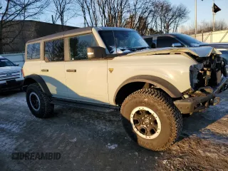 2024 Ford Bronco Badlands z VIN 1FMEE9BP1RLA20321, wystawiony jako Copart lot #42357405 z przebiegiem 8 327 mil mil oraz Szkoda całkowita • Salvage title. Historia ofert i sprzedaży dostępna na DreamBid. Obrazek 4.