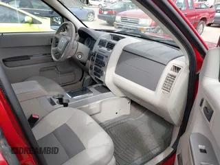 2008 Ford Escape XLT with VIN 1FMCU93168KE53335, listed as a IAAI auction lot 41935885 with 241,723 mi miles. Bid and sale history available at carsss.com. Image 5.