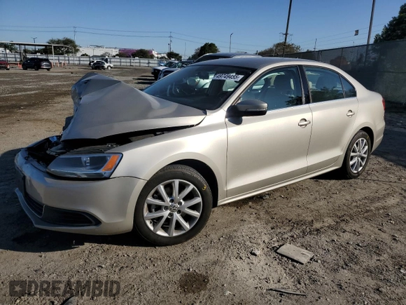 2014 Volkswagen Jetta SE with VIN 3VWD17AJ2EM240795, listed as a Copart auction lot 49749455 with 73,389 mi miles and Salvage title. Bid and sale history available at DreamBid. Image 1.