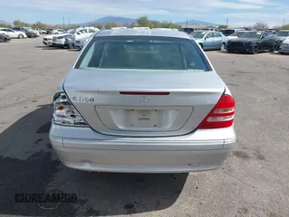 2003 Mercedes-Benz C 320 с VIN WDBRF64J03F376239, выставлен на аукционе IAAI как лот 41571617 с пробегом 138 303 миль миль и . История ставок и продаж доступна на DreamBid. Изображение 17.