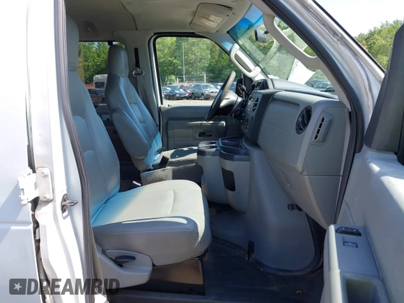 2013 Ford Econoline Passenger XL with VIN 1FBNE3BL6DDA13595, listed as a IAAI auction lot 42570942 with 135,652 mi miles and . Bid and sale history available at DreamBid. Image 5.