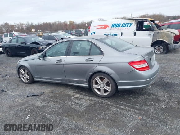 2011 Mercedes-Benz C 300 Sport z VIN WDDGF8BB8BR143194, wystawiony jako IAAI lot #40863424 z przebiegiem 223 872 mil mil oraz . Historia ofert i sprzedaży dostępna na DreamBid. Obrazek 14.