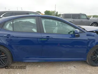 2025 Toyota Camry LE z VIN 4T1DAACK7SU034414, wystawiony jako IAAI lot #42402941 z przebiegiem 22 553 mil mil oraz . Historia ofert i sprzedaży dostępna na DreamBid. Obrazek 13.