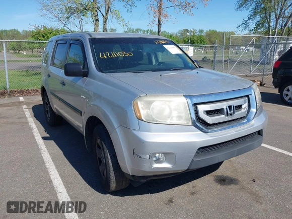 2011 Honda Pilot LX with VIN 5FNYF4H26BB100266, listed as a IAAI auction lot 42111030 with 262,955 mi miles. Bid and sale history available at carsss.com. Image 1.
