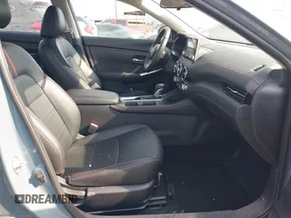 2025 Nissan Sentra SR с VIN 3N1AB8DV9SY217867, выставлен на аукционе IAAI как лот 41945090 с пробегом 6 717 миль миль и . История ставок и продаж доступна на DreamBid. Изображение 5.