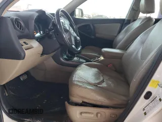 2011 Toyota RAV4 Limited z VIN 2T3YK4DV5BW012945, wystawiony jako Copart lot #84175294 z przebiegiem 217 581 mil mil oraz Szkoda całkowita • Salvage title. Historia ofert i sprzedaży dostępna na DreamBid. Obrazek 7.