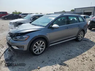 2018 Volkswagen Golf S z VIN 3VWH17AU4JM754265, wystawiony jako Copart lot #59109775 z przebiegiem 113 042 mil mil oraz Czysty tytuł • Clean title. Historia ofert i sprzedaży dostępna na DreamBid. Obrazek 1.