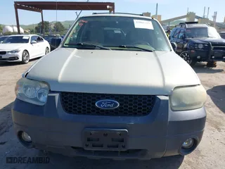 2005 Ford Escape XLT with VIN 1FMYU93135KC44135, listed as a IAAI auction lot 42002351 with 185,569 mi miles. Bid and sale history available at carsss.com. Image 12.