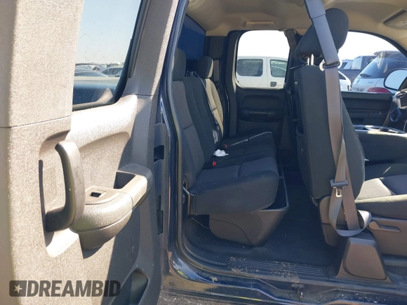 2010 Chevrolet Silverado 1500 LS with VIN 1GCSCREA5AZ134148, listed as a IAAI auction lot 41576732 with 211,421 mi miles. Bid and sale history available at carsss.com. Image 8.