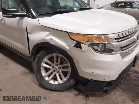 2015 Ford Explorer XLT with VIN 1FM5K8D81FGA19621, listed as a IAAI auction lot 41185389 with 90,766 mi miles and . Bid and sale history available at carsss.com. Image 6.