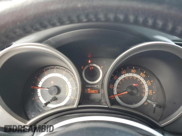2013 Scion tC z VIN JTKJF5C78D3054796, wystawiony jako Copart lot #46947135 z przebiegiem 133 805 mil mil oraz Szkody całkowita. Historia ofert i sprzedaży dostępna na DreamBid. Obrazek 9.