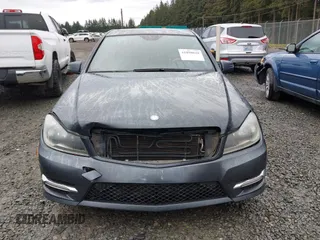2013 Mercedes-Benz C 250 Sport z VIN WDDGF4HBXDA755303, wystawiony jako IAAI lot #41898828 z przebiegiem 119 836 mil mil oraz . Historia ofert i sprzedaży dostępna na DreamBid. Obrazek 13.