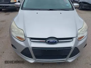 2014 Ford Focus SE with VIN 1FADP3F21EL354774, listed as a IAAI auction lot 41972701 with 115,046 mi miles. Bid and sale history available at carsss.com. Image 6.
