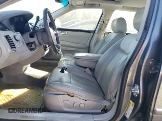 2008 Cadillac DTS 1SD z VIN 1G6KD57Y68U140938, wystawiony jako Copart lot #77525974 z przebiegiem 148 132 mil mil oraz Szkoda całkowita • Salvage title. Historia ofert i sprzedaży dostępna na DreamBid. Obrazek 7.