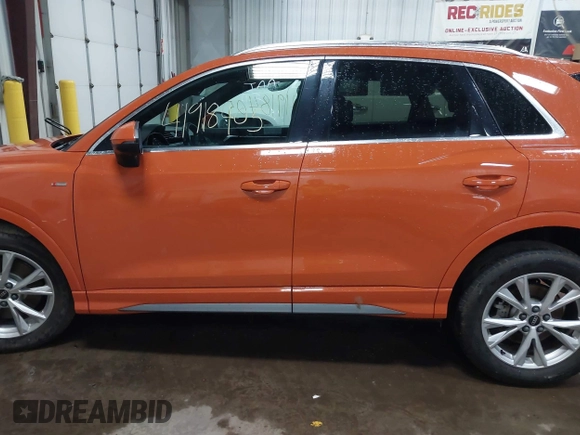 2023 Audi Q3 S line Premium z VIN WA1DECF3XP1112714, wystawiony jako IAAI lot #41918405 z przebiegiem 30 969 mil mil oraz . Historia ofert i sprzedaży dostępna na DreamBid. Obrazek 15.