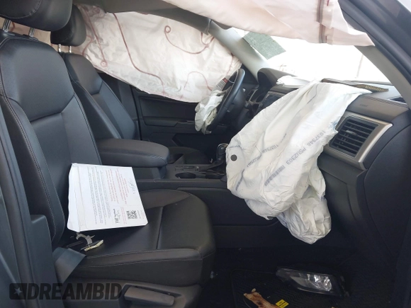 2019 Volkswagen Atlas SE with VIN 1V2DR2CA2KC547116, listed as a IAAI auction lot 41840372 with 102,625 mi miles and . Bid and sale history available at DreamBid. Image 5.