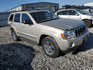 2007 Jeep Grand Cherokee Limited with VIN 1J8HR58247C572413, listed as a Copart auction lot 74297694 with 176,779 mi miles and Salvage Title. Bid and sale history available at carsss.com. Image 4.