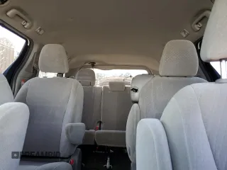2015 Toyota Sienna LE AAS z VIN 5TDKK3DC6FS560071, wystawiony jako Copart lot #59883805 z przebiegiem 125 292 mil mil oraz Szkoda całkowita • Salvage title. Historia ofert i sprzedaży dostępna na DreamBid. Obrazek 10.