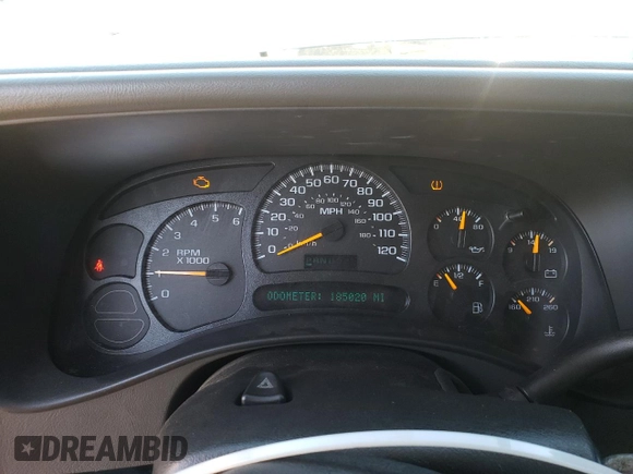 2005 Chevrolet Suburban LS with VIN 3GNFK16Z55G268911, listed as a Copart auction lot 82489564 with 185,020 mi miles and Salvage Title. Bid and sale history available at carsss.com. Image 9.