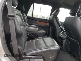 2020 Lincoln Navigator with VIN 5LMJJ2NT0LEL09760, listed as a Copart auction lot 86628254 with 118,733 mi miles and Salvage title. Bid and sale history available at DreamBid. Image 11.