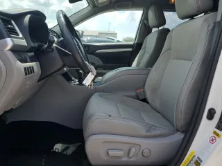 2018 Toyota Highlander LE with VIN 5TDZZRFH9JS267392, listed as a Copart auction lot 58859525 with 145,641 mi miles and Salvage title. Bid and sale history available at DreamBid. Image 7.